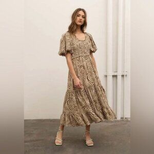 Moon River | Dresses | Moon River Swirl Print Smocked Puff Sleeve Tiered Midi  Dress Green Cream | Poshmark